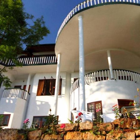 The Hideaway Hotel Ела Екстериор снимка