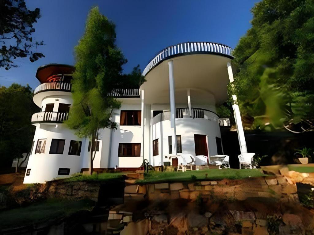 The Hideaway Hotel Ела Екстериор снимка