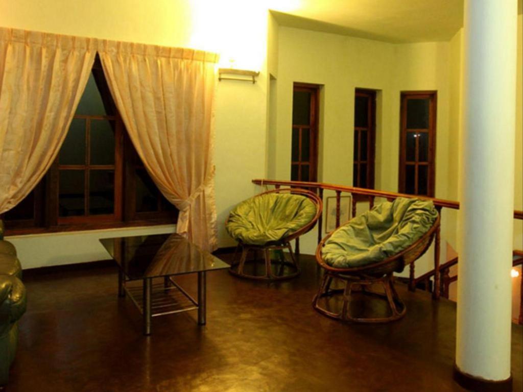 The Hideaway Hotel Ела Екстериор снимка